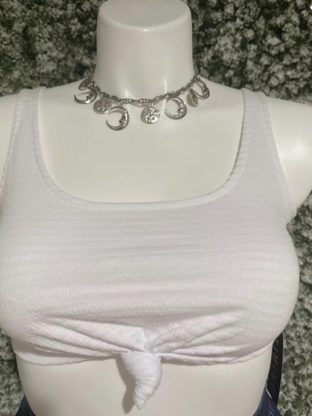 Timing White Ribbed Knot-Front Crop Tank - Picture 2 of 2